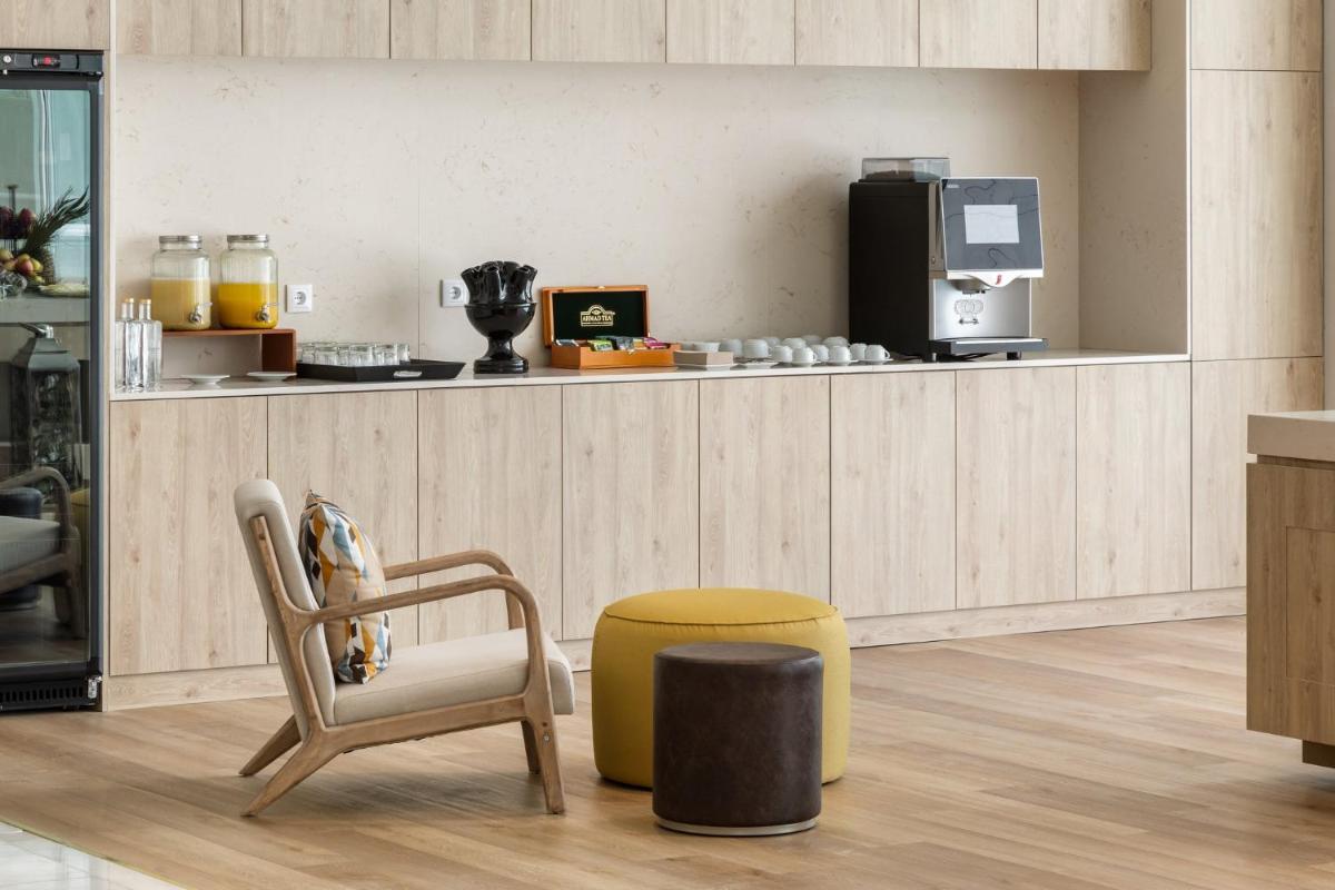 Comodidades para chá e café em Crowne Plaza - Caparica Lisbon