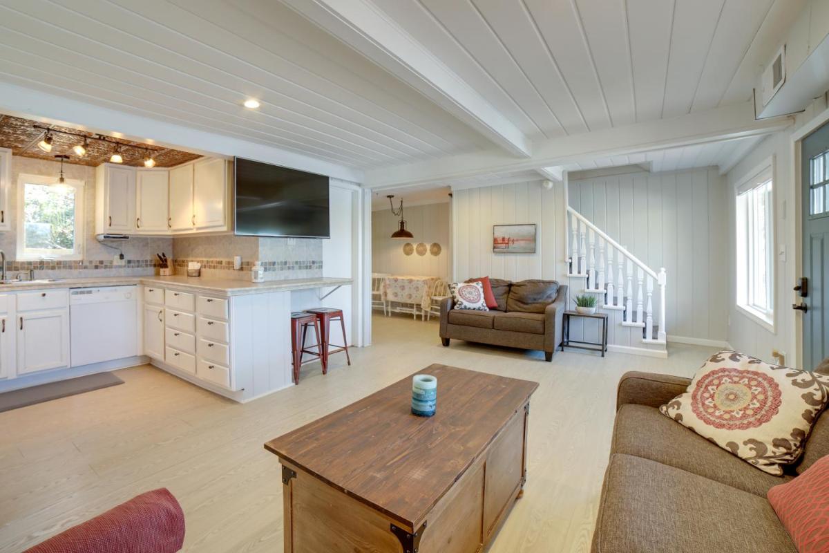 Big Pine Island Lake Cottage with Boat Dock and Kayaks - Housity