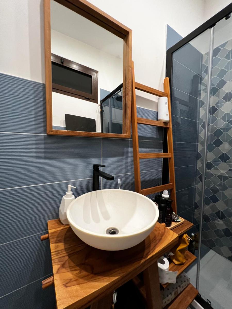 Red Apartment - Housity