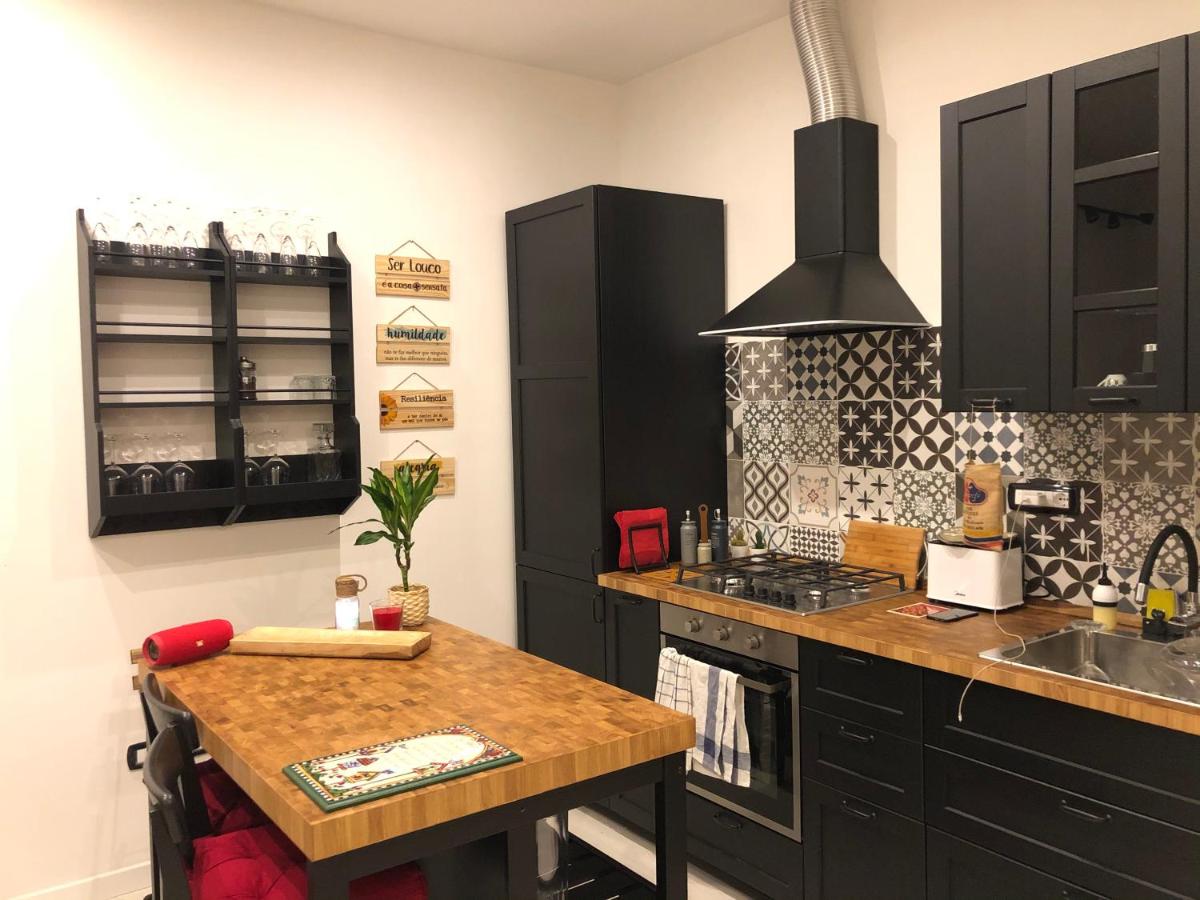 Red Apartment - Housity