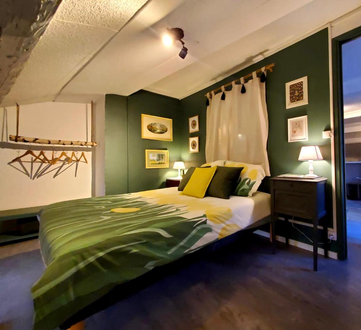 Le Grenier superbe T3 Climatisation Terrasse Wi-Fi Netflix 15 mn coeur de ville 70m2 - Housity