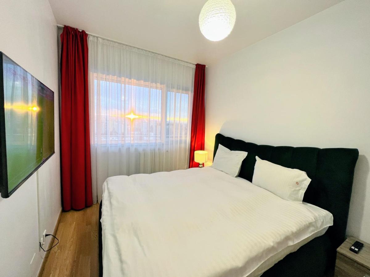 Red Hotel Accommodation - Housity