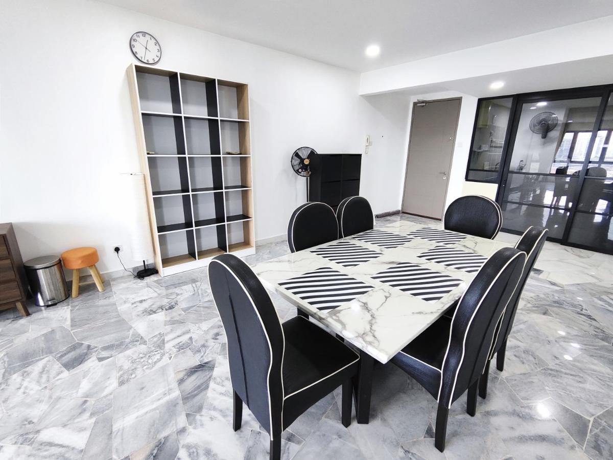 Suitetrails - Ampang South Spacious Homestay