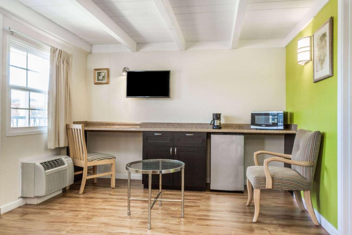 Travelodge by Wyndham Fairfield/Napa Valley - Housity