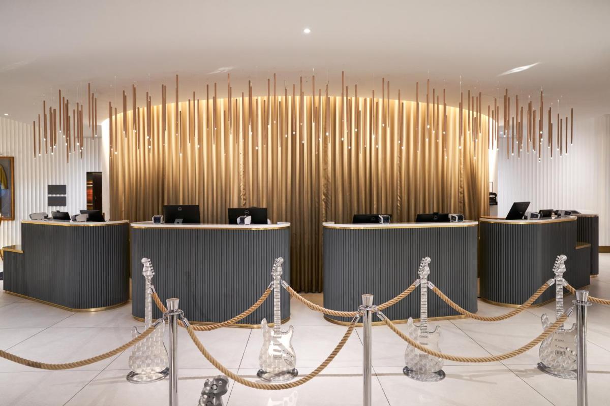 The Cumberland, London - Housity