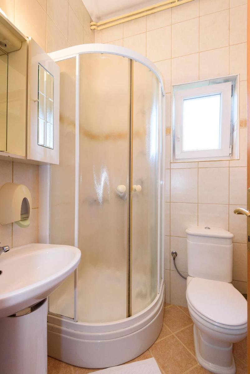 Djudja i Mate - Rooms and local restaurant - Housity