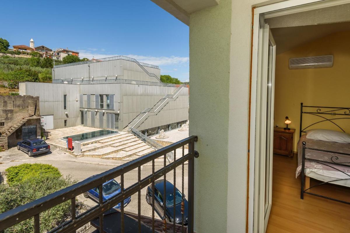 Djudja i Mate - Rooms and local restaurant - Housity