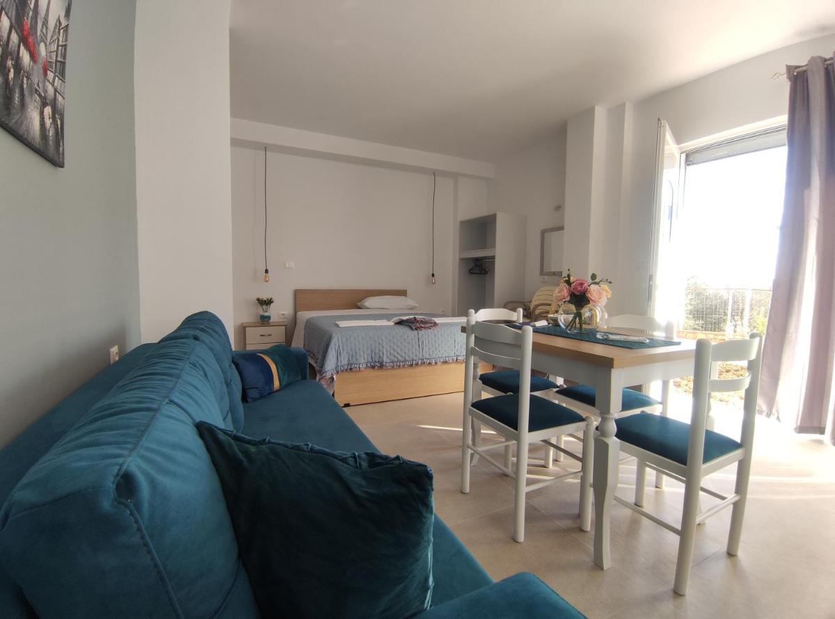 Ionia Apartments - Housity