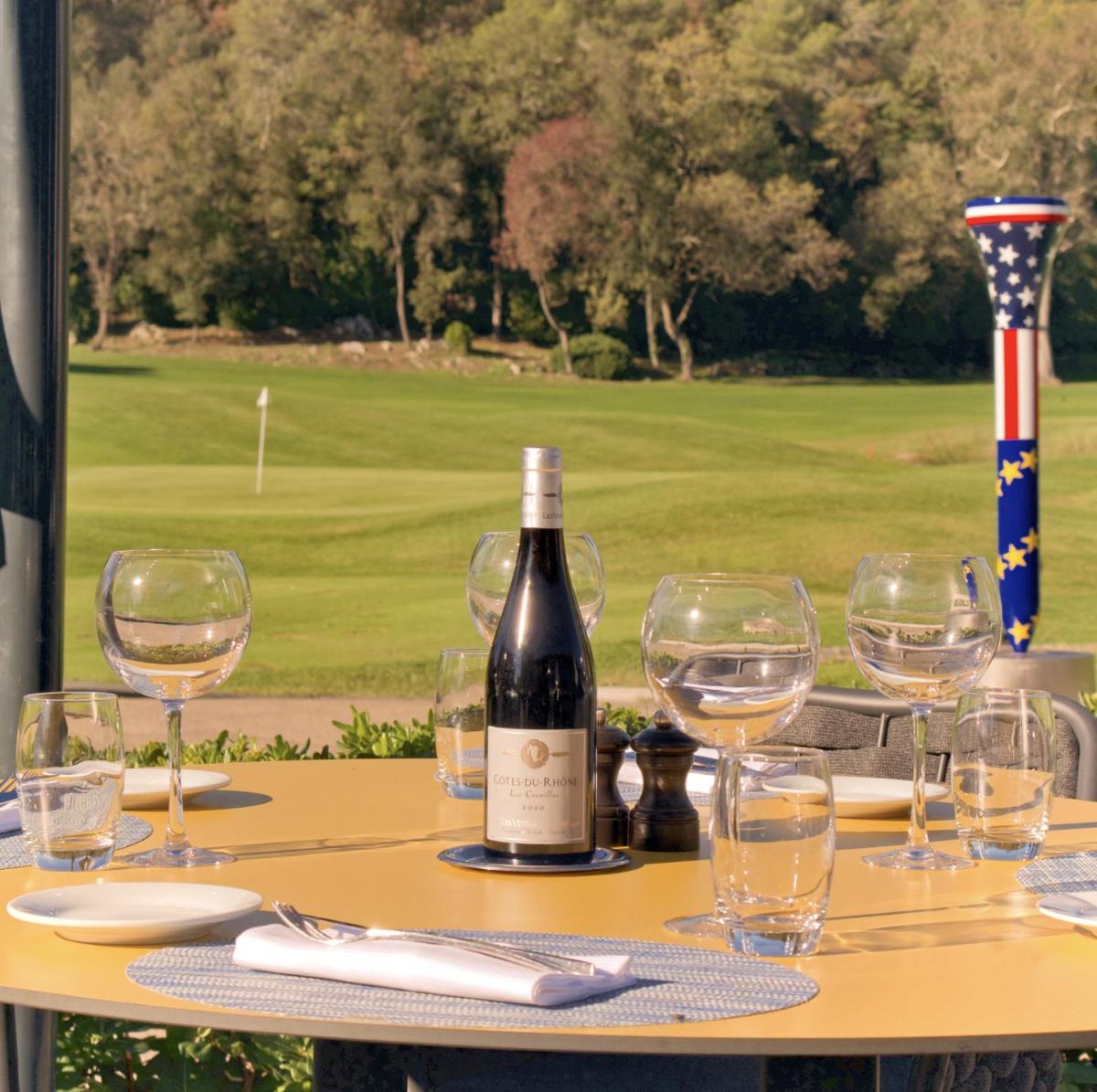 Boissons dans l'établissement Hôtel Golf & Spa Château de la Bégude The Originals Collection