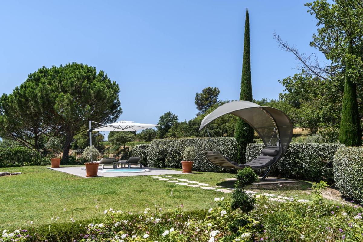 Jardin de l'établissement Coquillade Provence - Relais & Châteaux