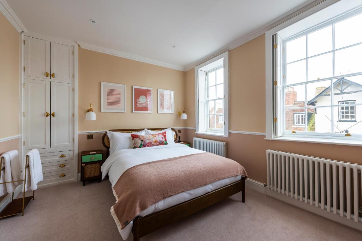 The George Hotel - Housity