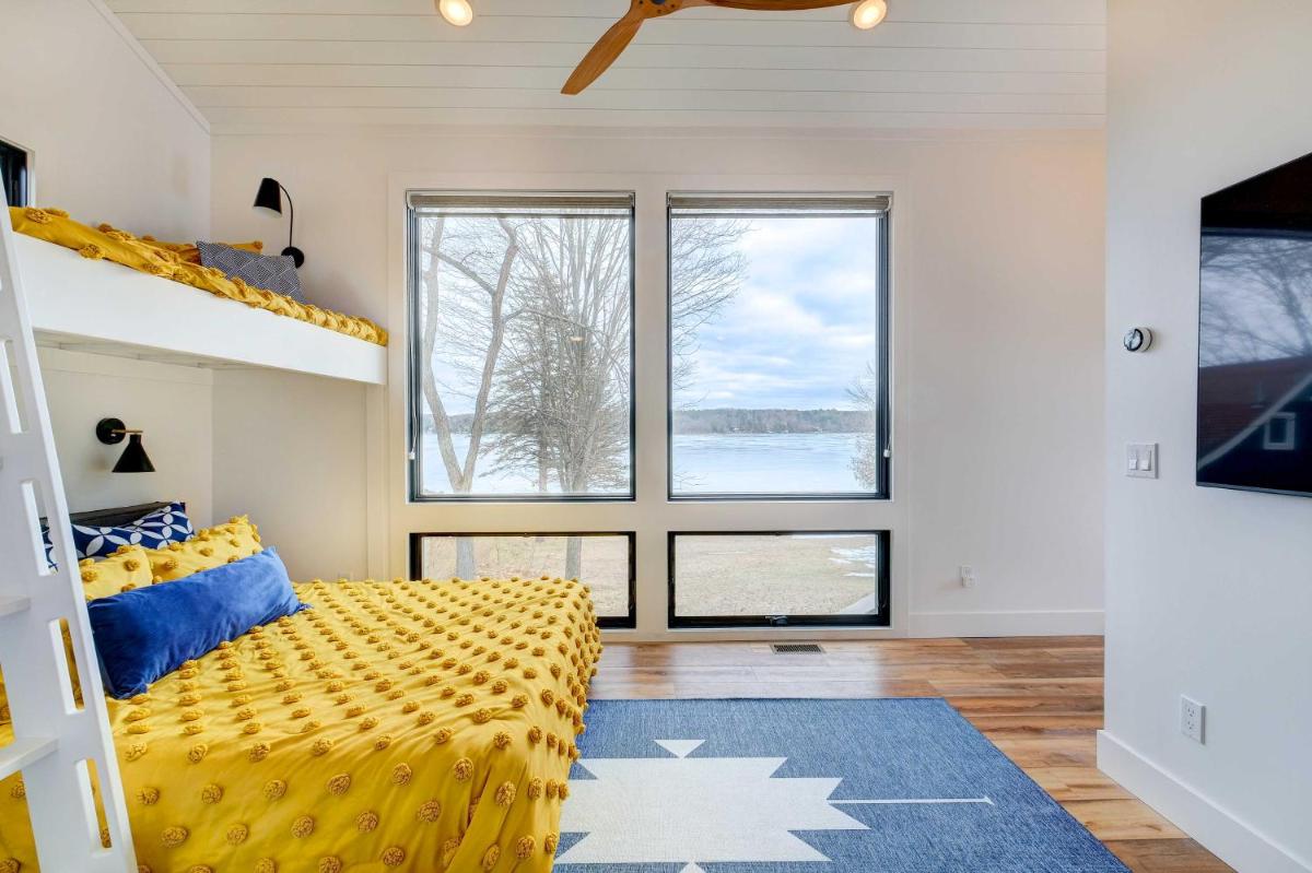 East Jordan Vacation Rental on Lake Charlevoix! - Housity