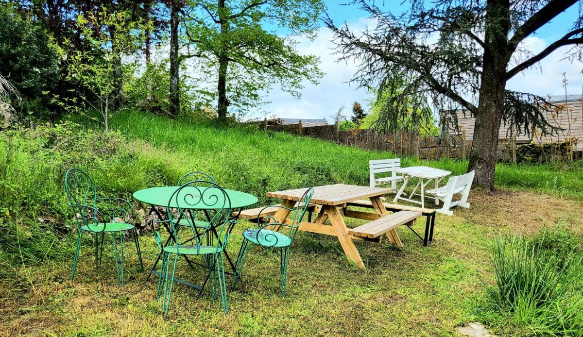 Gite Maison Terrasse 26 pers vue Loire Jardin Parking 4 voitures 20 Vélos 5min château Blois by Sweet Home Company - Housity