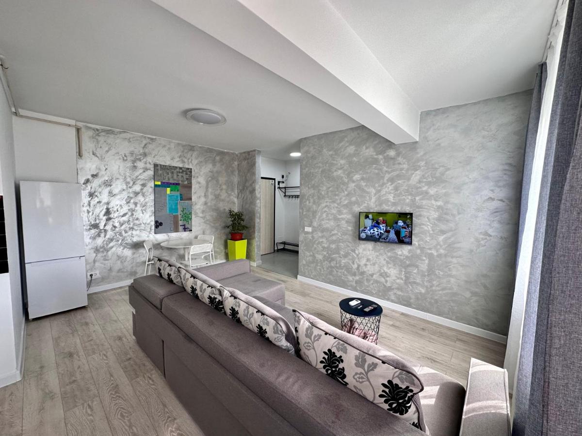 Mega Rossa Residence - Housity