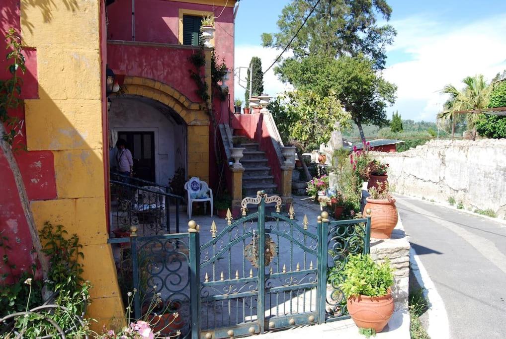 Yangos traditional home - Housity