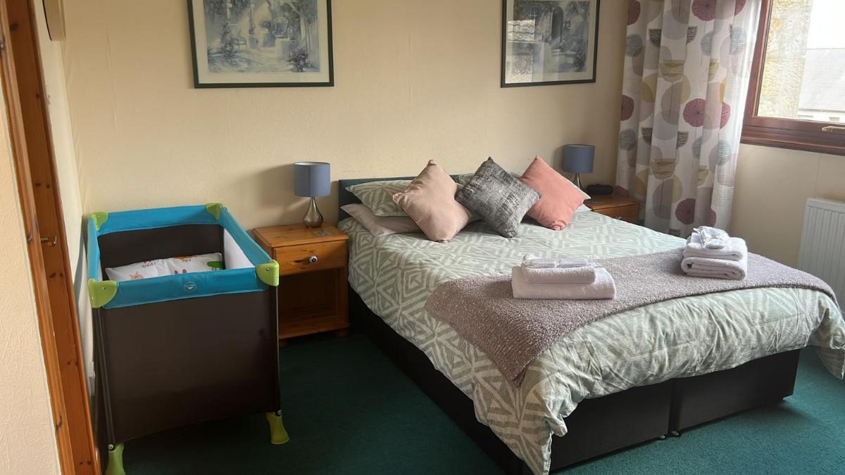 An Escape for 2: Near a Castle Island in Scotland - Housity