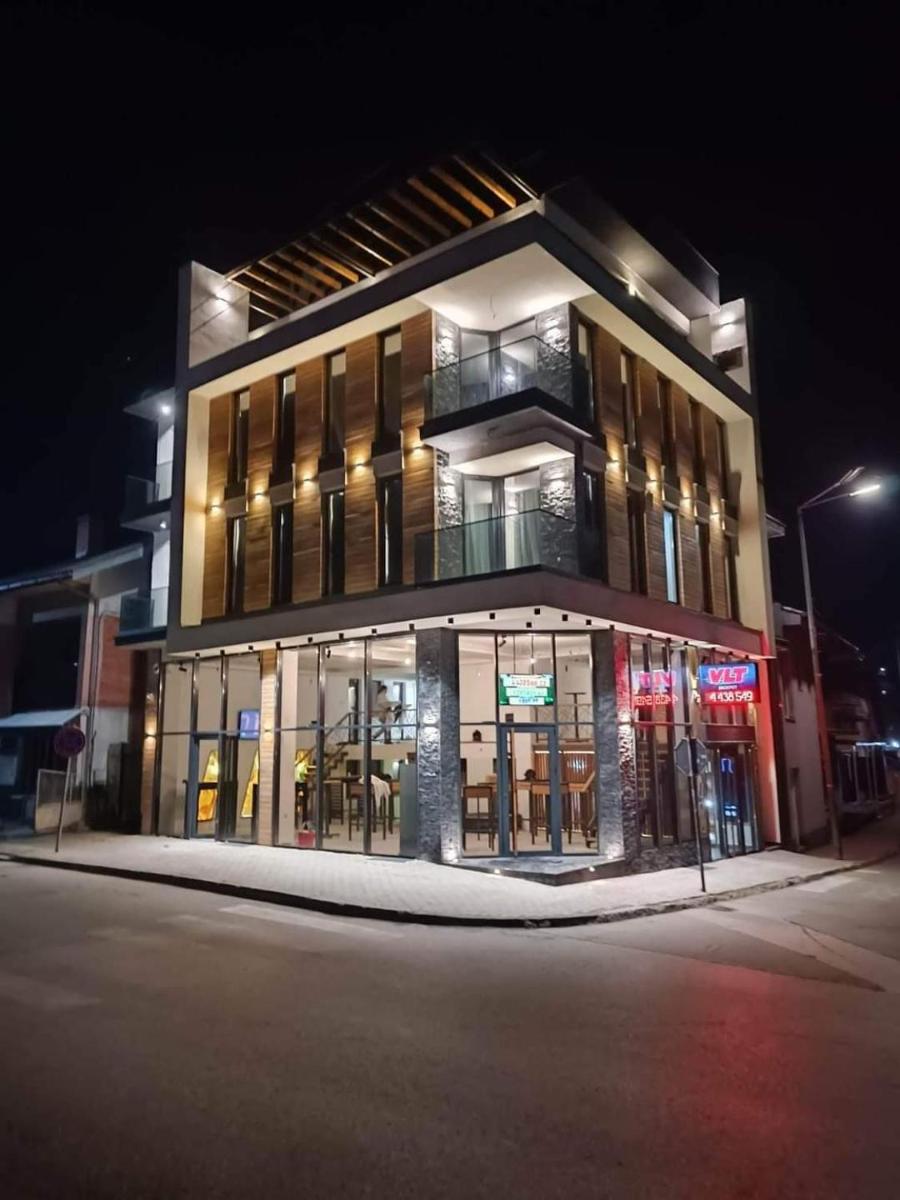 Square Luxury Apartments - Housity