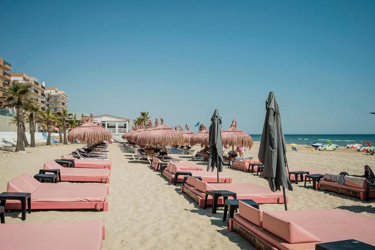 Playa de o cerca de este hotel
