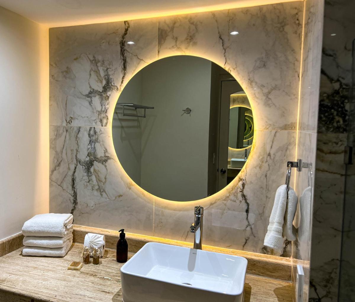 Seashore Apartment Cancun - Housity