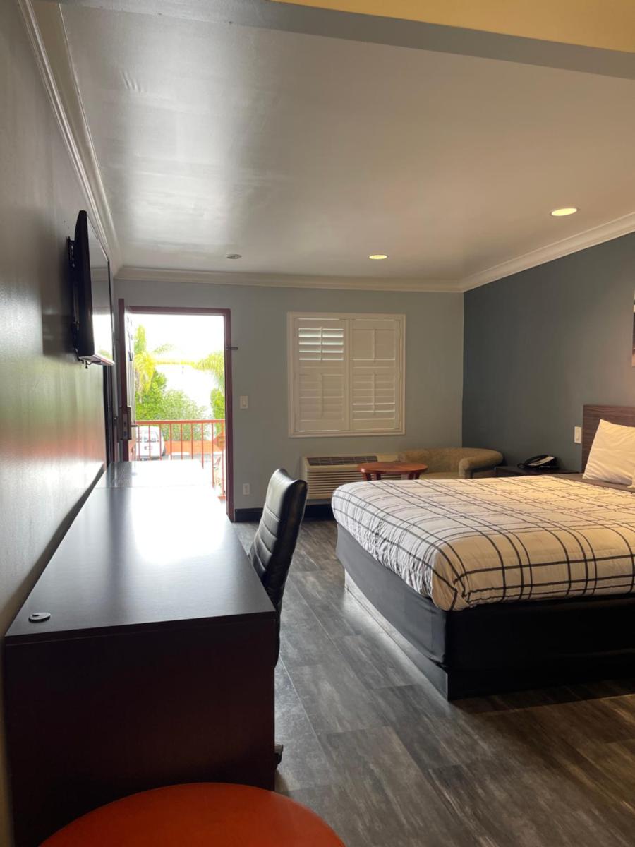 La Casa Inn - Housity