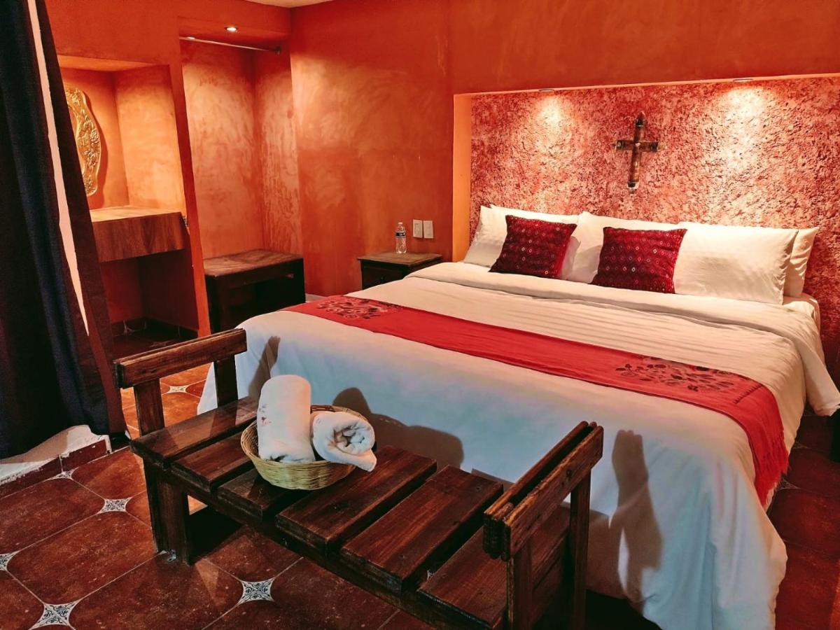 Hotel & Cava La Parroquia - Housity