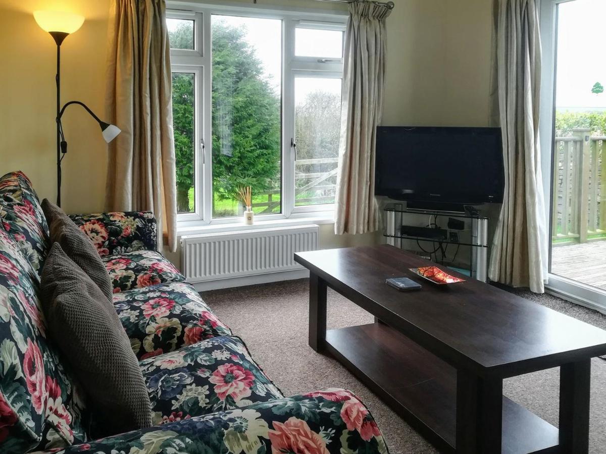 Apple Blossom - Housity