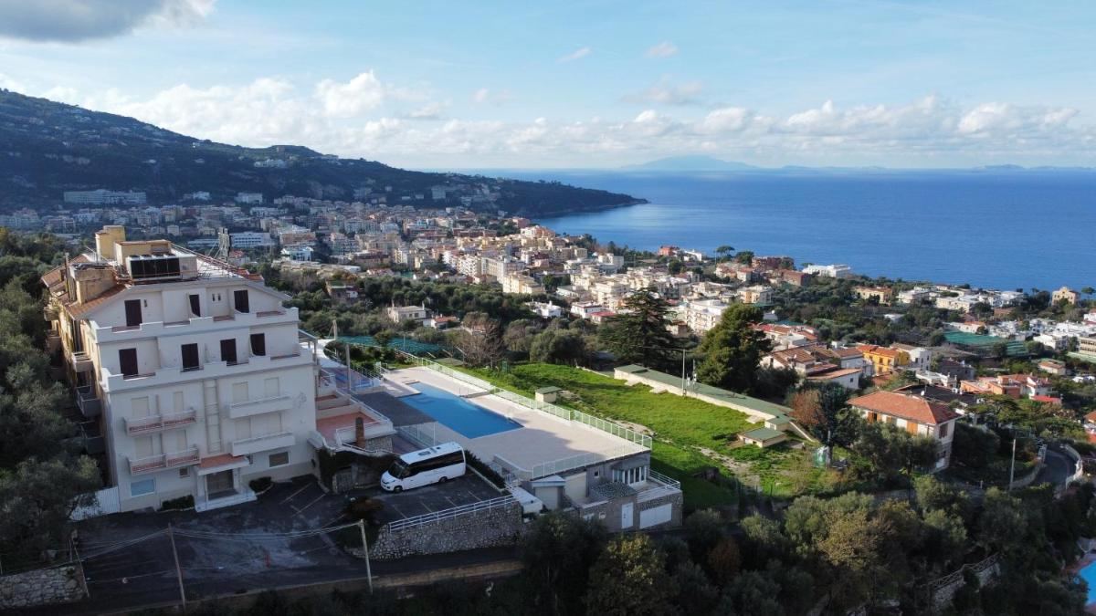 Sorrenthouse - Housity