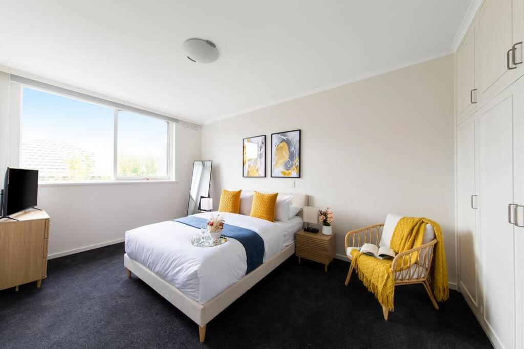 Chic Caulfield North Retreat - Hizvo