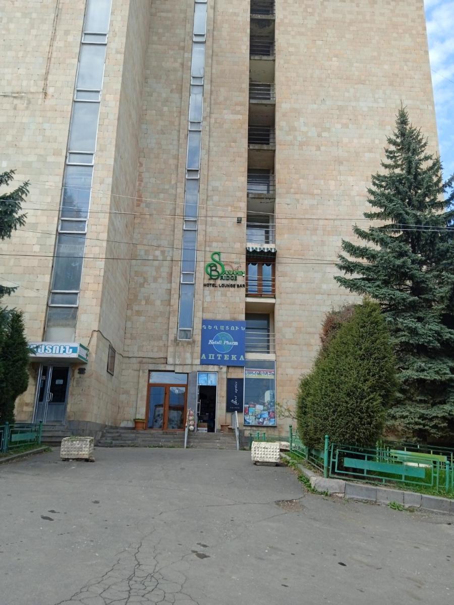 Sanahin bridges - Housity