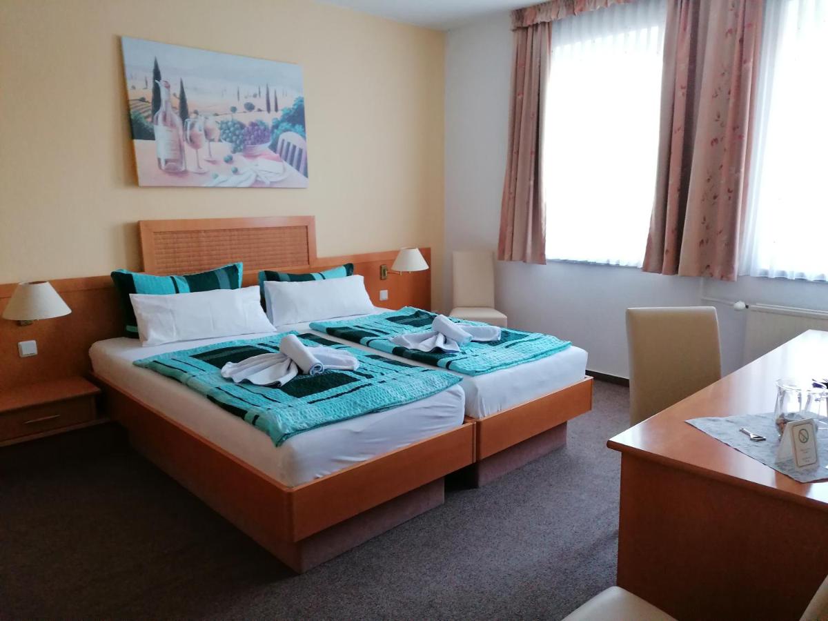 Hotel Garni zum Goldenen Ring - Housity