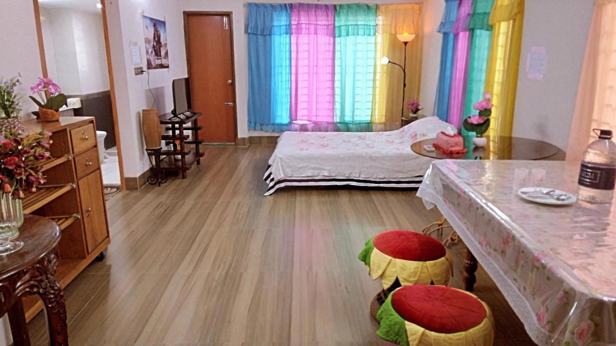 Eagle's Eye Premium Rooftop Suite - Housity