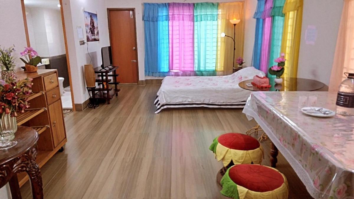 Eagle's Eye Premium Rooftop Suite - Housity