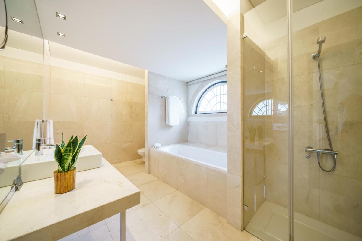Uma casa de banho em Monte Real - Hotel, Termas & Spa