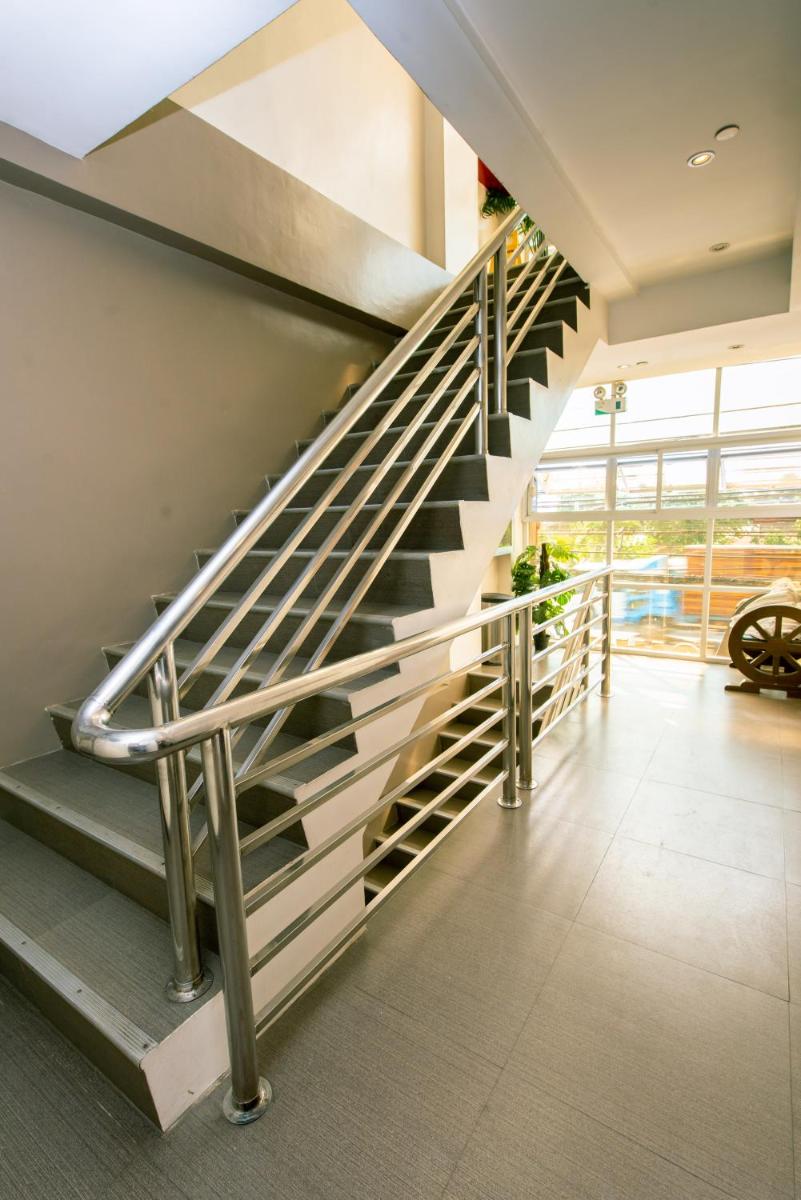 FB Budgetel Suites - Housity