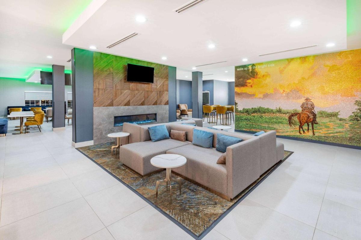 La Quinta Inn & Suites by Wyndham Pharr RGV Medical Center - Housity