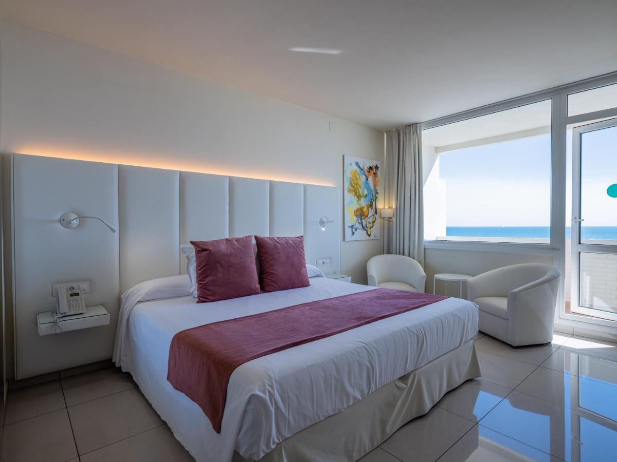 Cama o camas de una habitación en ON Hotels Oceanfront Adults Designed