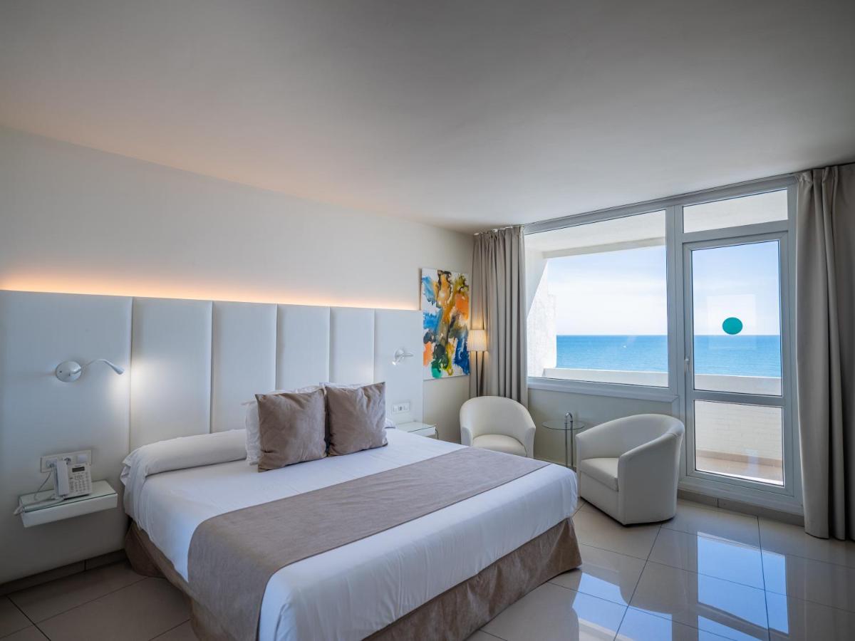 Cama o camas de una habitación en ON Hotels Oceanfront Adults Designed