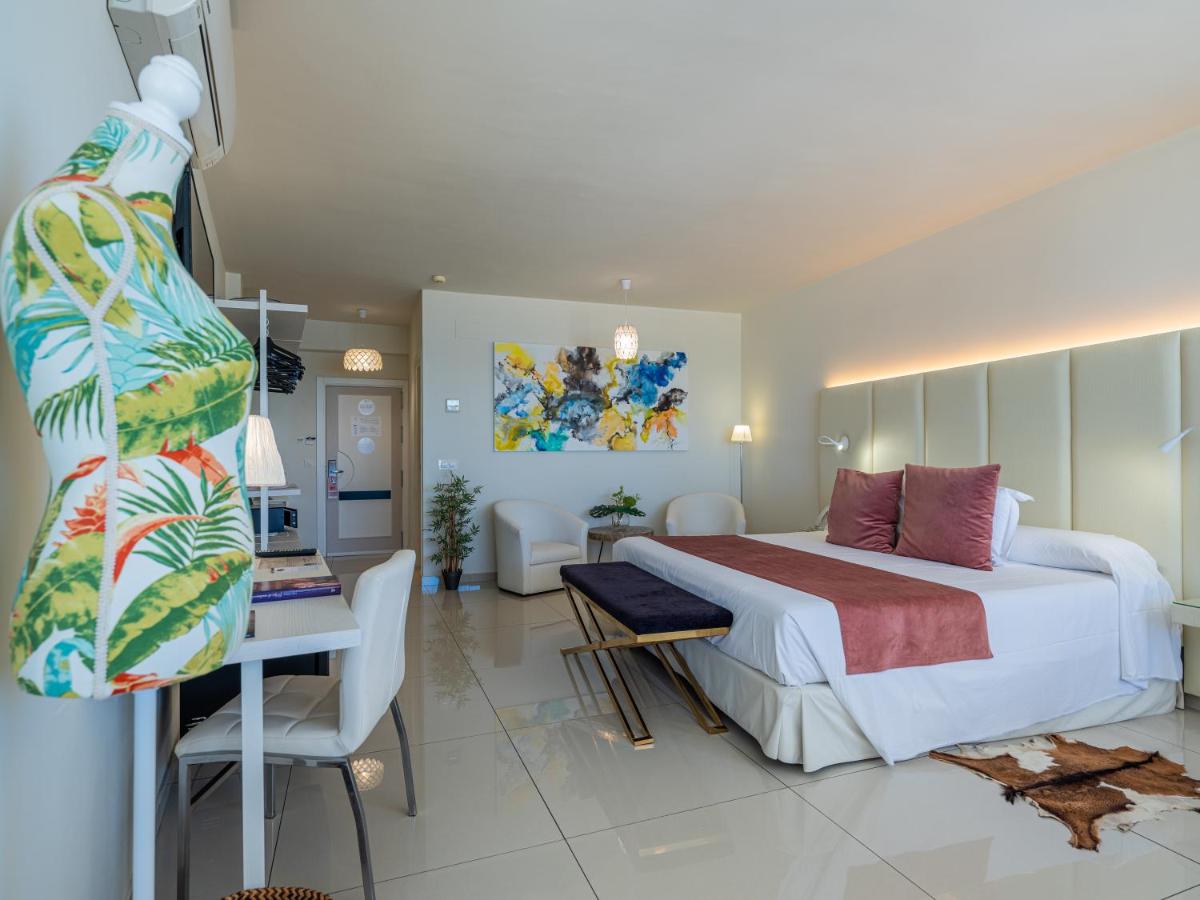 Cama o camas de una habitación en ON Hotels Oceanfront Adults Designed