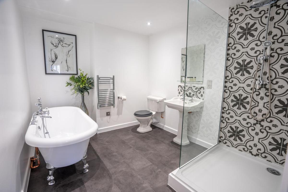 Broome Park Hotel - Housity