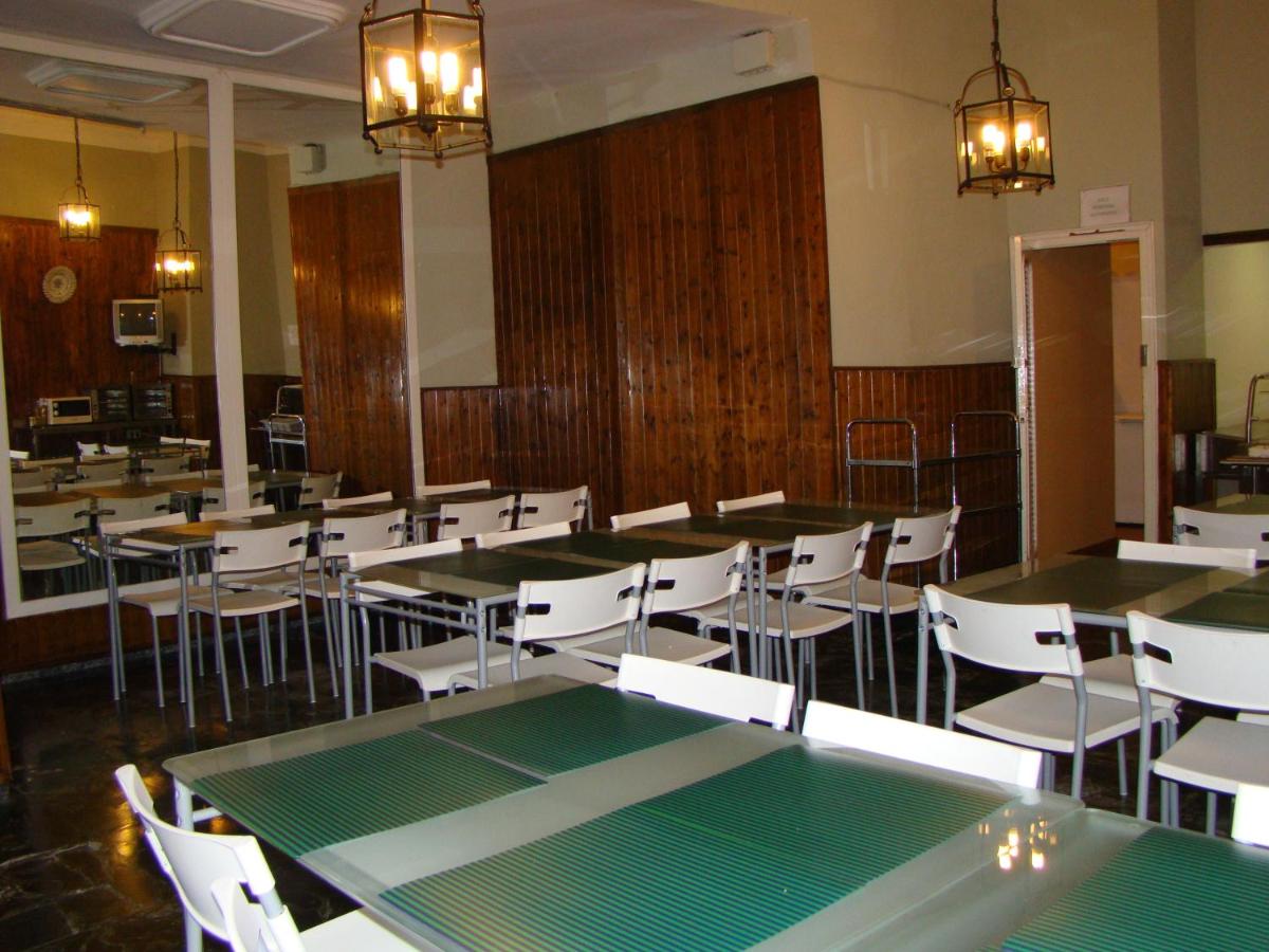 Pensión Santa Paula - Housity