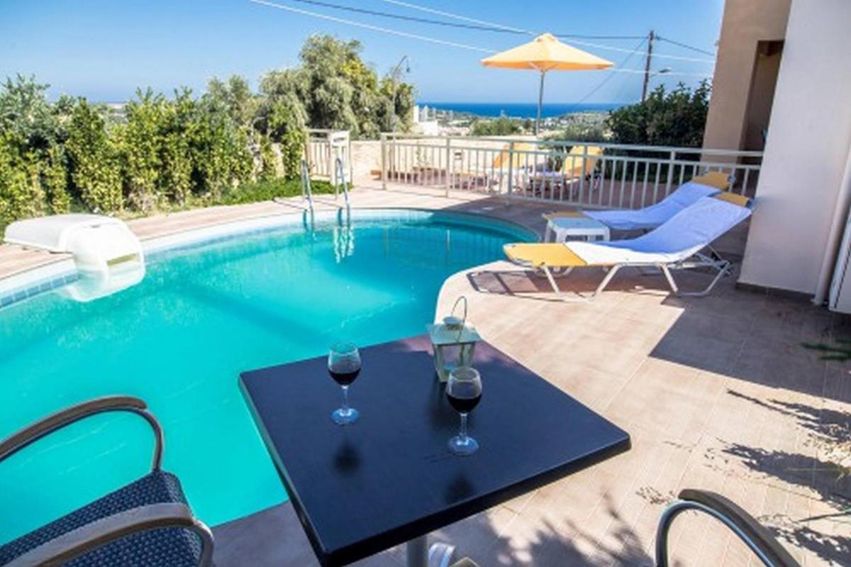 Villa Stefanos, Sea View, Private Pool, Near Sea - Housity