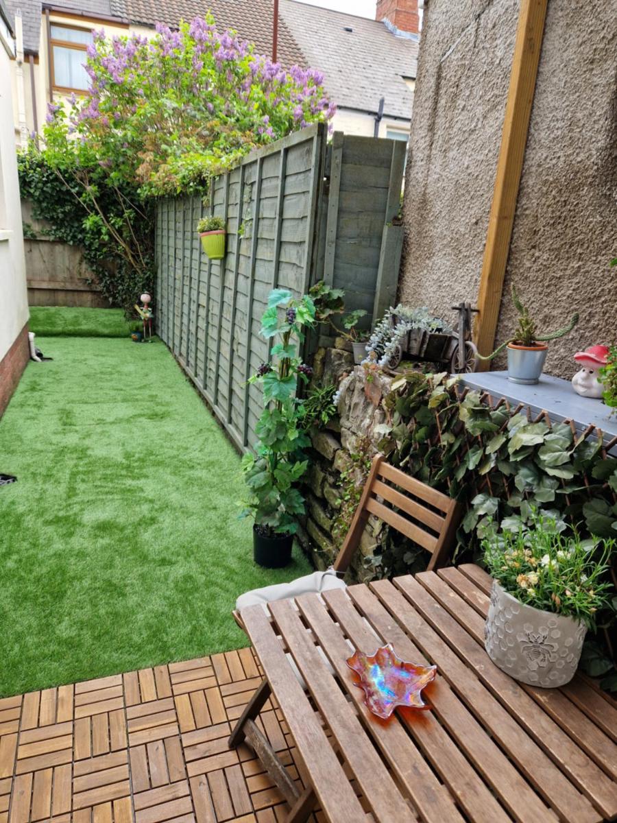 Tynant House- Modern 3 bed house- City centre and FREE parking - Housity