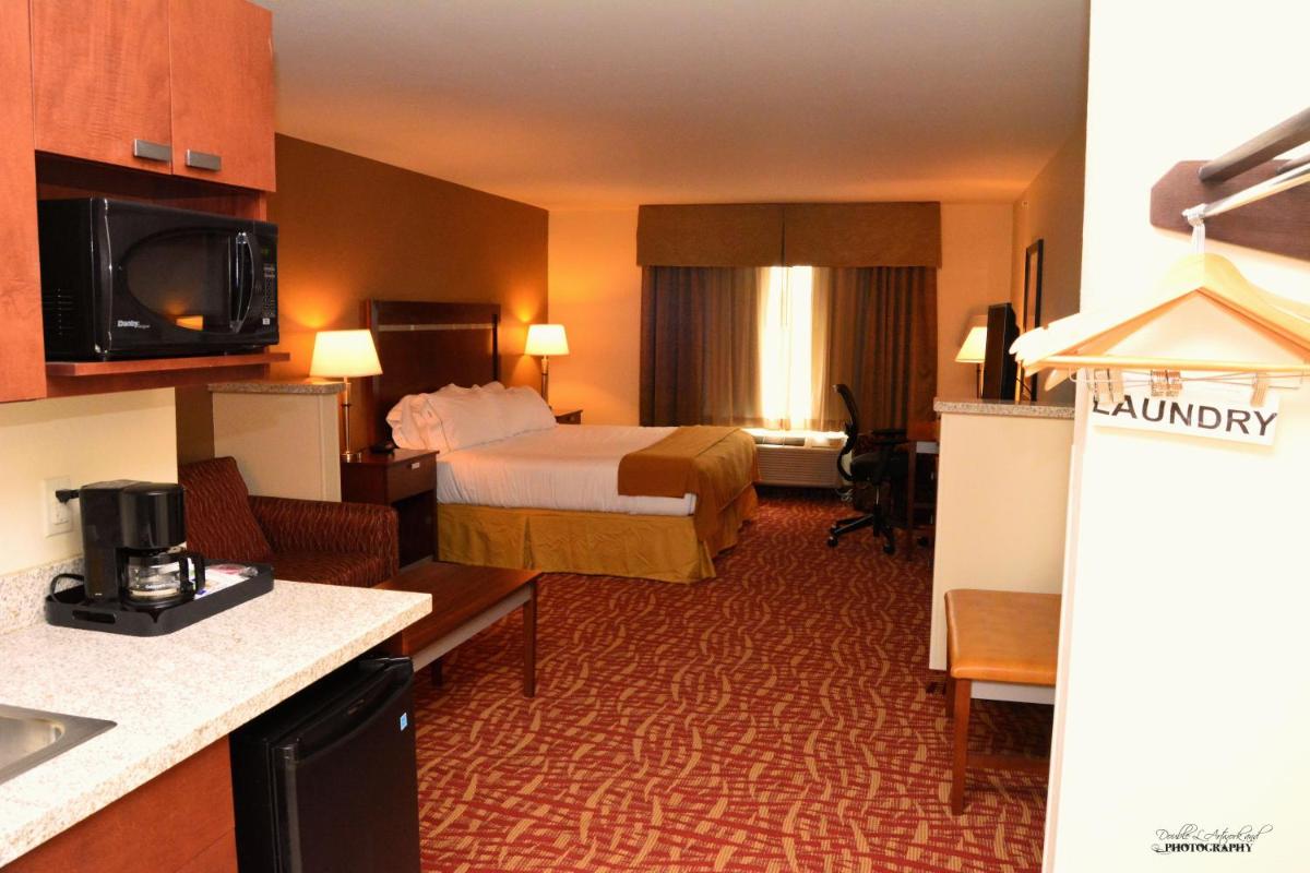 Holiday Inn Express & Suites Glendive by IHG - Housity
