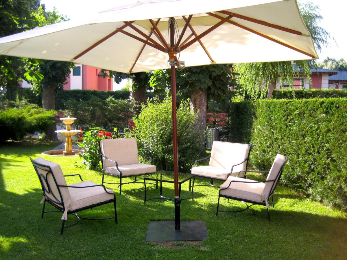 Jardín al aire libre en Hotel Del Lago