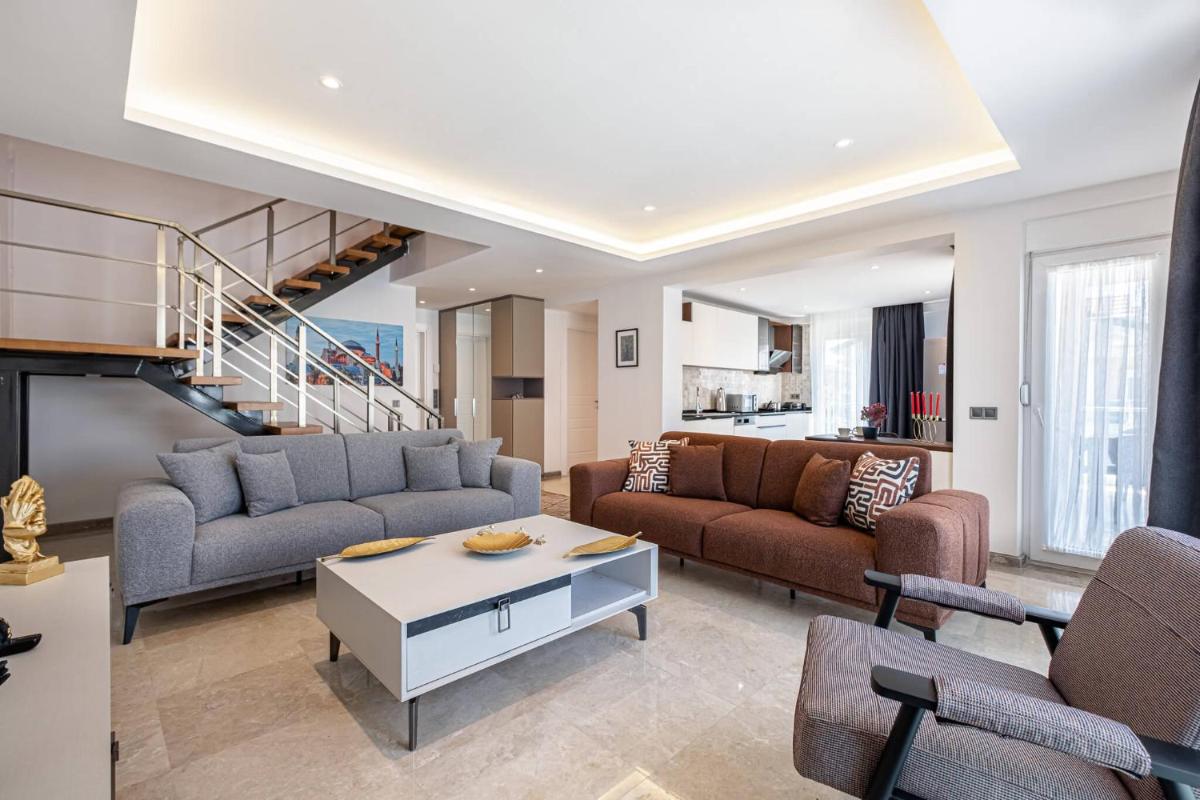 Belek Deluxe Suit - Housity