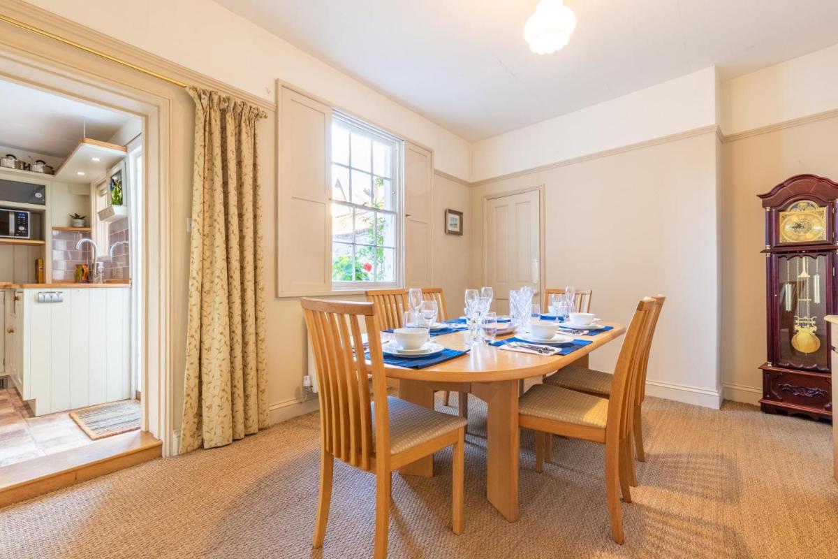 Host & Stay - Norfolk Historic Townhouse - Housity