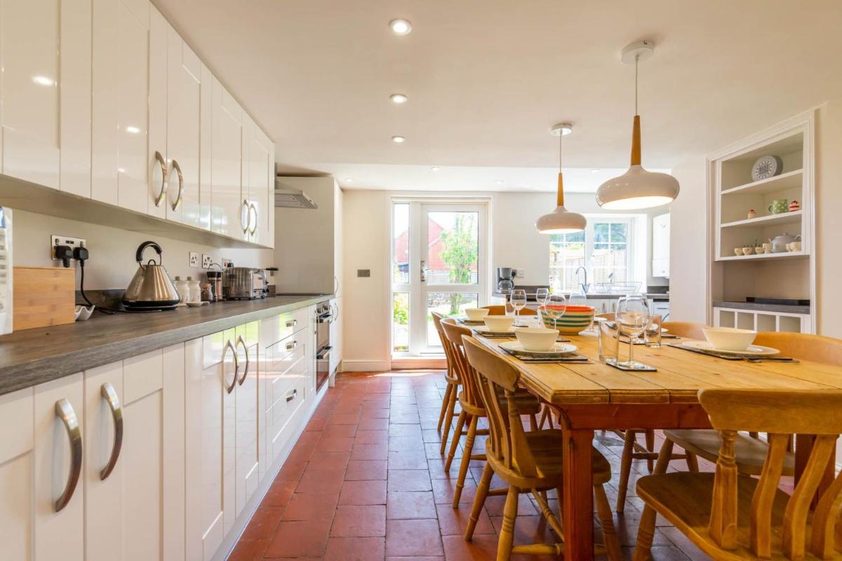 Host & Stay - Pilgrims Rest - Housity