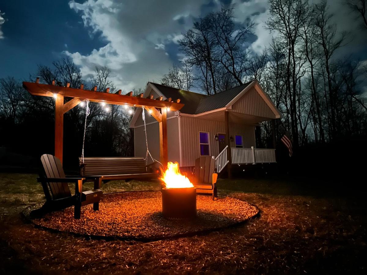 New Tiny Home on 250 Acre Dairy Farm Near Ark - Housity