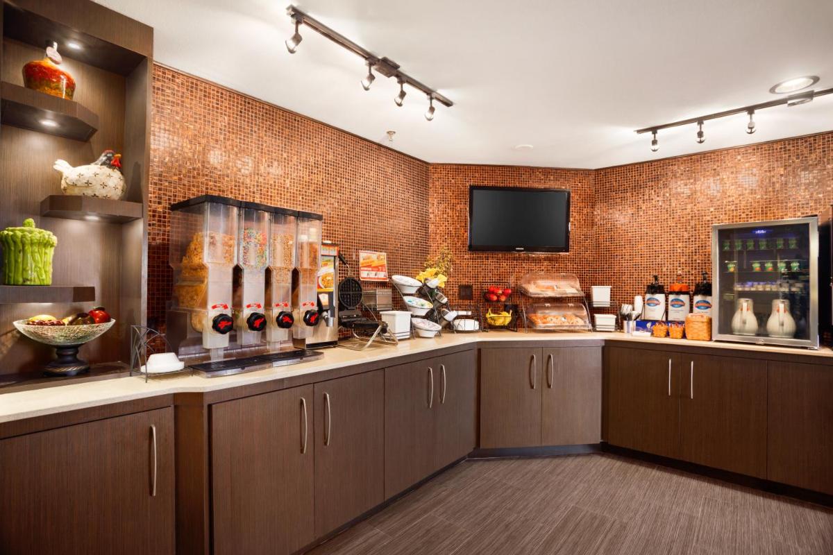 Days Inn by Wyndham Fort Smith - Housity