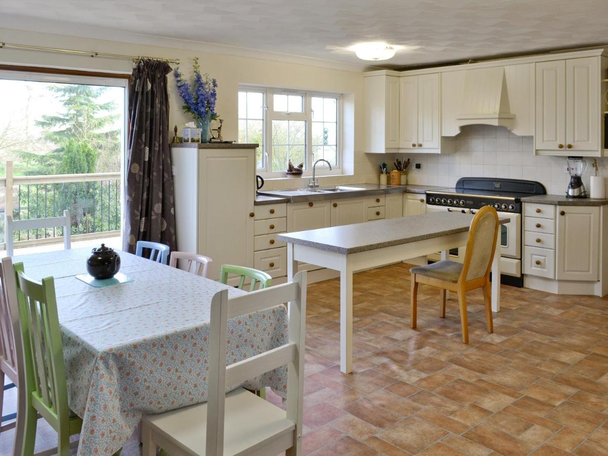 Marsh Farmhouse - Housity